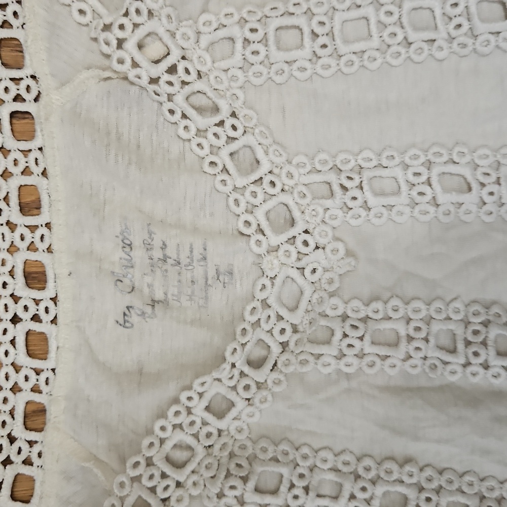 Chicos cream colored embroidered top in size M - Picture 2 of 6